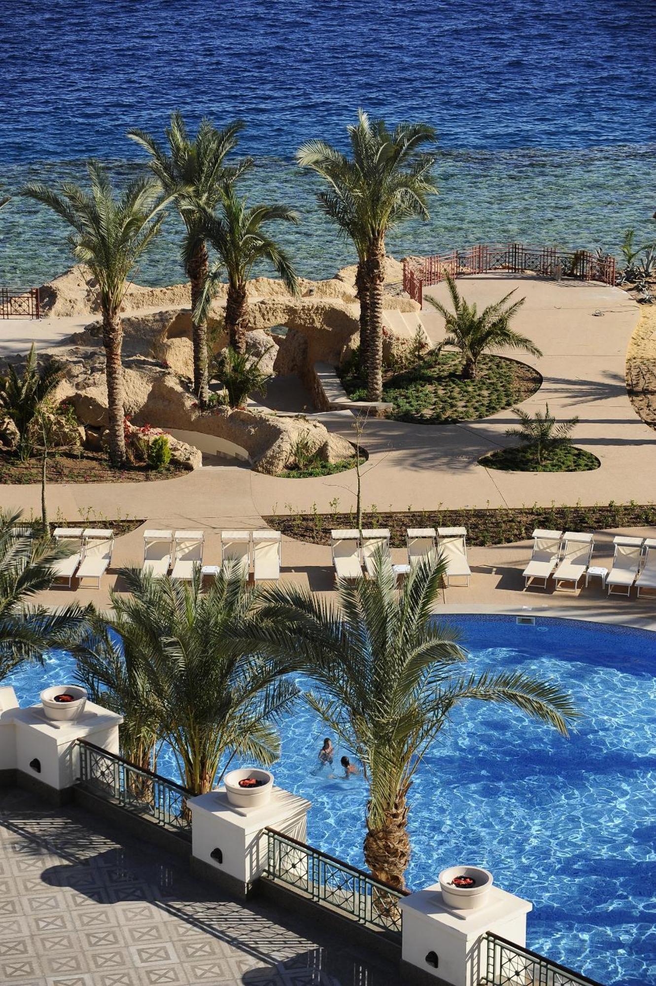 Stella Di Mare Beach Hotel & Spa Sharm el-Sheikh Exterior photo The pool at the Hilton Sharm El Sheikh