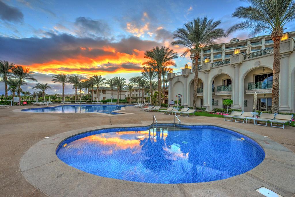 Stella Di Mare Beach Hotel & Spa Sharm el-Sheikh Exterior photo Sunrise at the Hilton Sharm El Sheikh