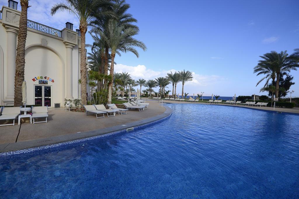 Stella Di Mare Beach Hotel & Spa Sharm el-Sheikh Exterior photo The pool at the Hilton Sharm El Sheikh